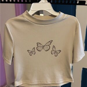 SHEIN Cream Butterfly Graphic Kids Tee